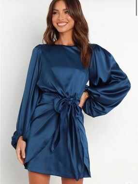 Petal & Pup dress long bubble sleeve Deep Navy tie waist women’s size 10